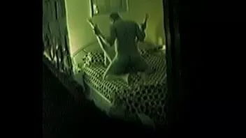 Reproduzir Peguei esposa traindo com bbc na câmera escondida real enquanto eu trabalhava à noite parte 2