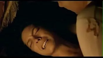 تشغيل رجل الوحش يمارس الجنس مع سيدة جميلة (مارو فالديفيلسو) ، وقالت إنها لا تحب ذلك لكنها تصرخ من أجل المتعة