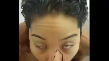 Play The perfect blowjob with chocolate !