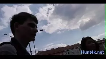 Riproduci Una dolcezza appetitosa si gode il sesso con un ragazzo