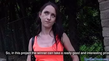 Odtwórz Chuda nastolatka w publicznym POV zerżnięta 4 gotówką na świeżym powietrzu po castingu