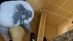 Oynat Carmen Varta Taytın İçinde Kızıyor, Pantolonunu Islatıyor