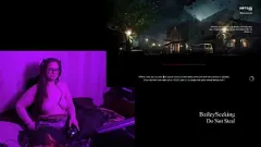 播放 《恶灵附身 2》中顽皮的玩家女孩全裸（第 4 部分）