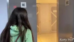 Oynat Genç Alışveriş Merkezi Umumi Tuvalette Büyük Dick Alır