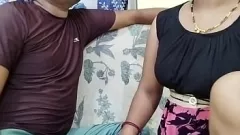 Abspielen Die geile Bhabhi kann nicht genug von Hardcore-Desi-Sex bekommen
