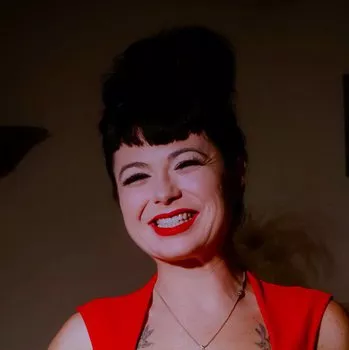 Actrita Siouxsie Q