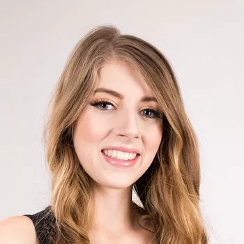 Bintang porno Alyce Anderson