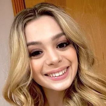 Porno Yıldızı Molly Little